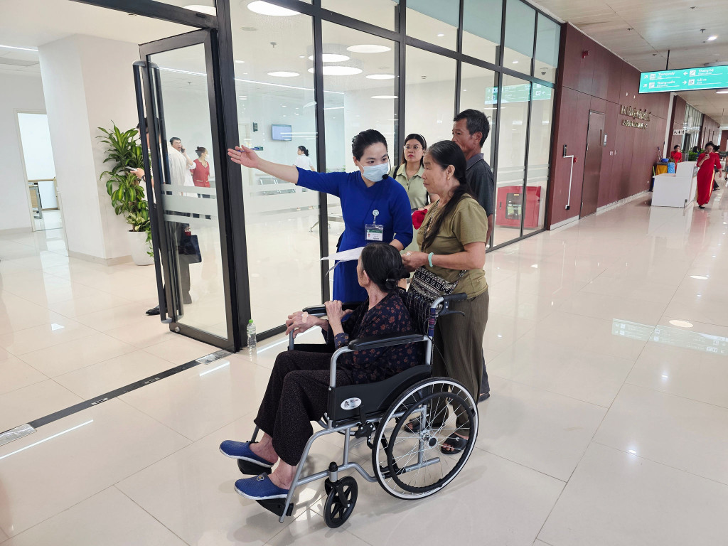 Hơn 5.000 người dân được khám, tư vấn sức khỏe miễn phí tại Bệnh viện Bạch Mai cơ sở Ninh Bình